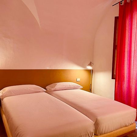 Apartaments Can Gibert Кастальйо-д'Ампуріас Екстер'єр фото